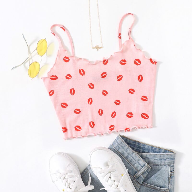 

Lettuce Trim Allover Lip Print Crop Cami Top, Baby pink