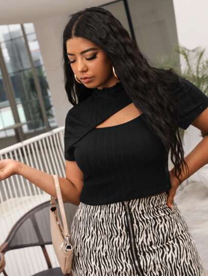 تي شيرت مقصوص امامي ومقلم خس مقاس كبير