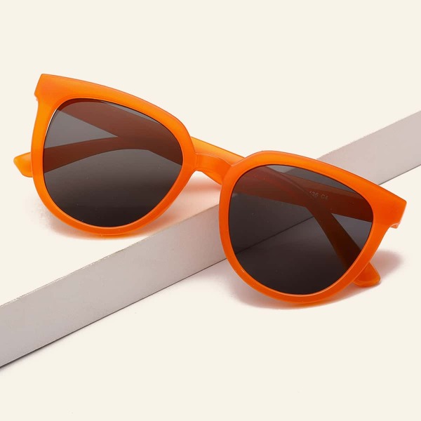 

Acrylic Frame Tinted Lens Sunglasses