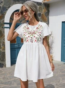 SHEIN 花卉刺繡連衣裙 - 白色 - 查看 1