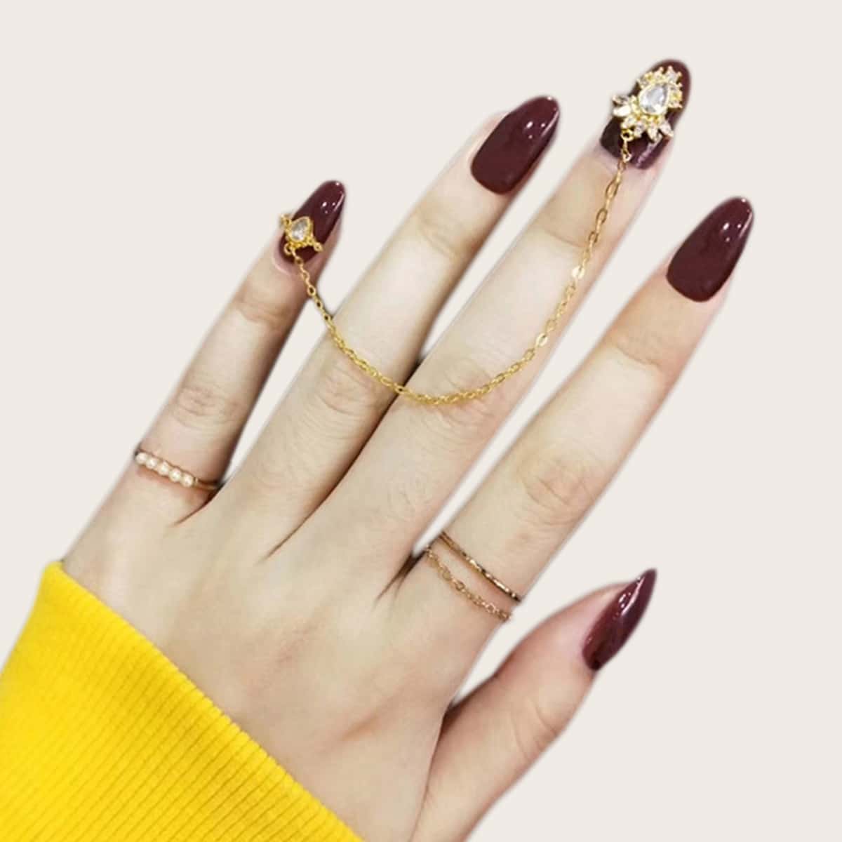 

24pcs Chain Detail Fake Nail & 1sheet Tape, Burgundy
