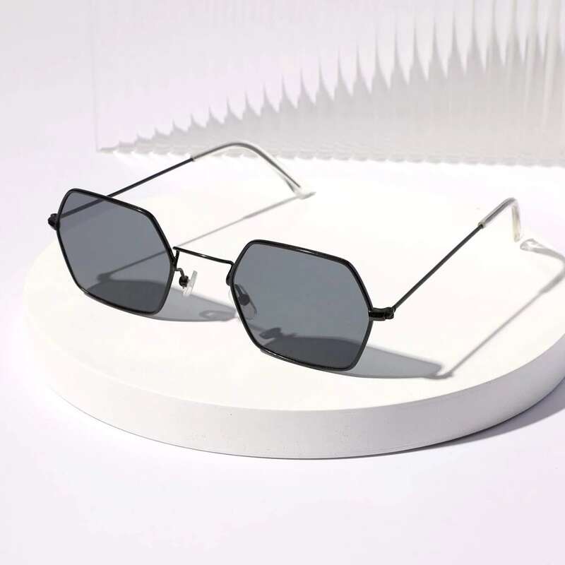 

Metal Geo Frame Sunglasses