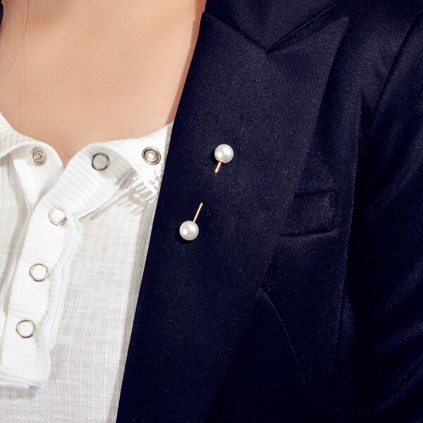 

Faux Pearl Decor Brooch, White