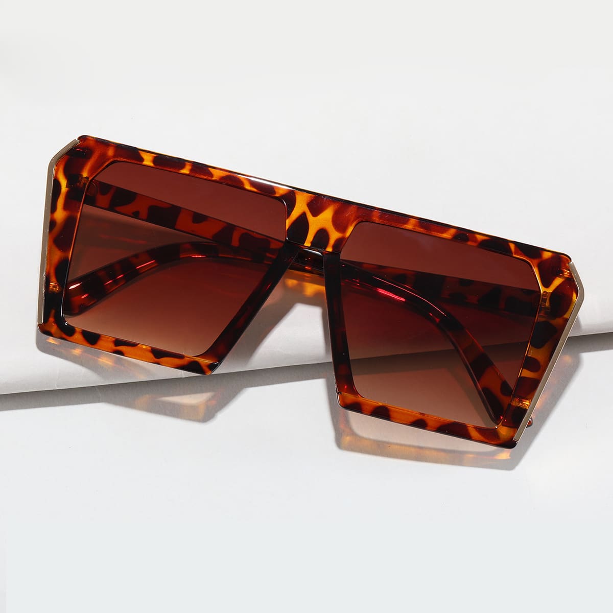 

Square Frame Sunglasses