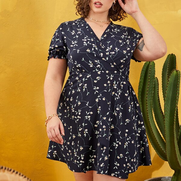 

Plus Ditsy Floral Surplice Neck Dress, Navy blue