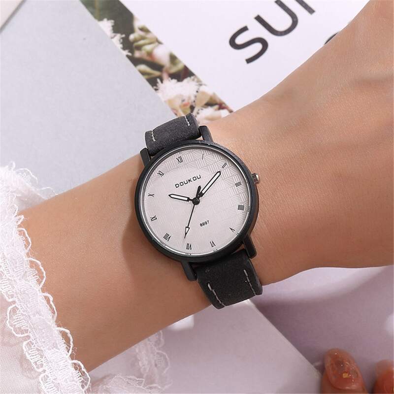 

PU Leather Strap Round Pointer Quartz Watch