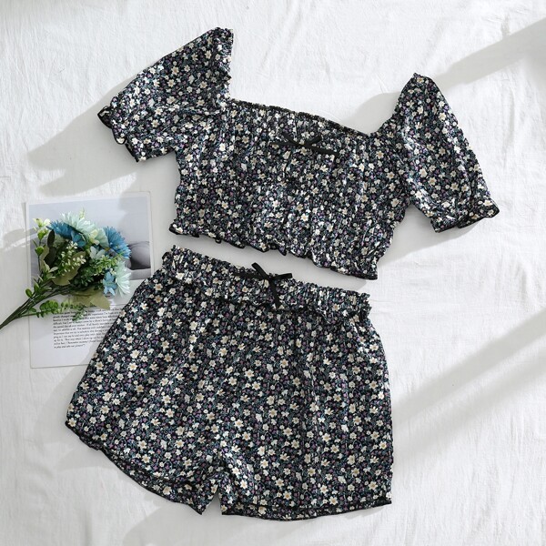 

Puff Sleeve Tie Front Ditsy Floral Top & Shorts Set, Multicolor