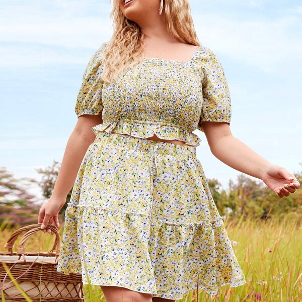 

Plus Puff Sleeve Shirred Ditsy Floral Crop Top & Ruffle Hem Skirt Set, Multicolor