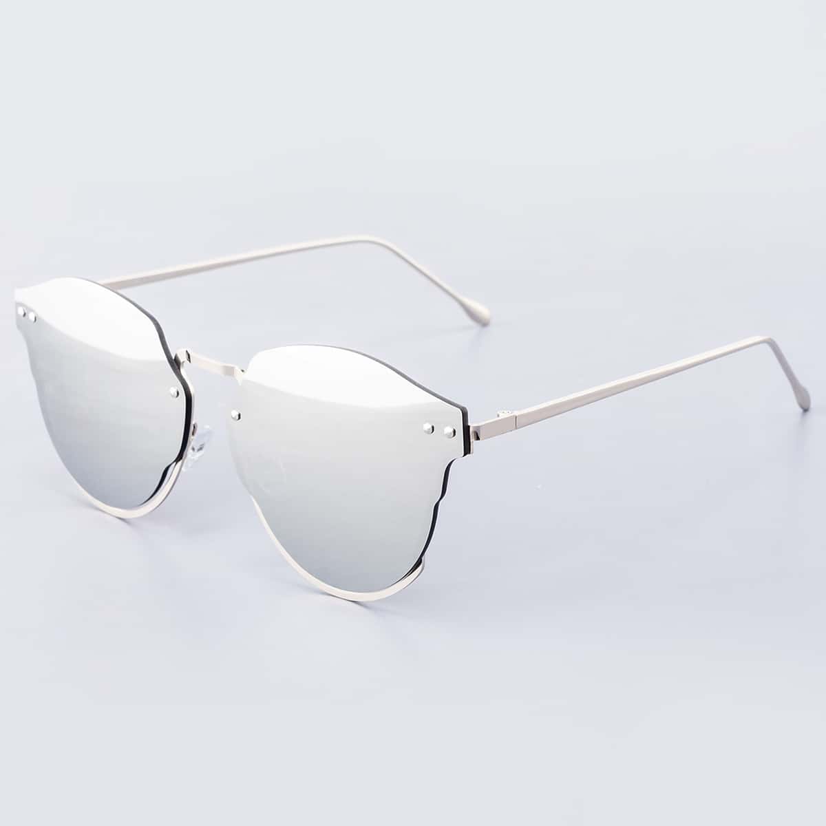 

Chain Decor Tinted Lens Sunglasses