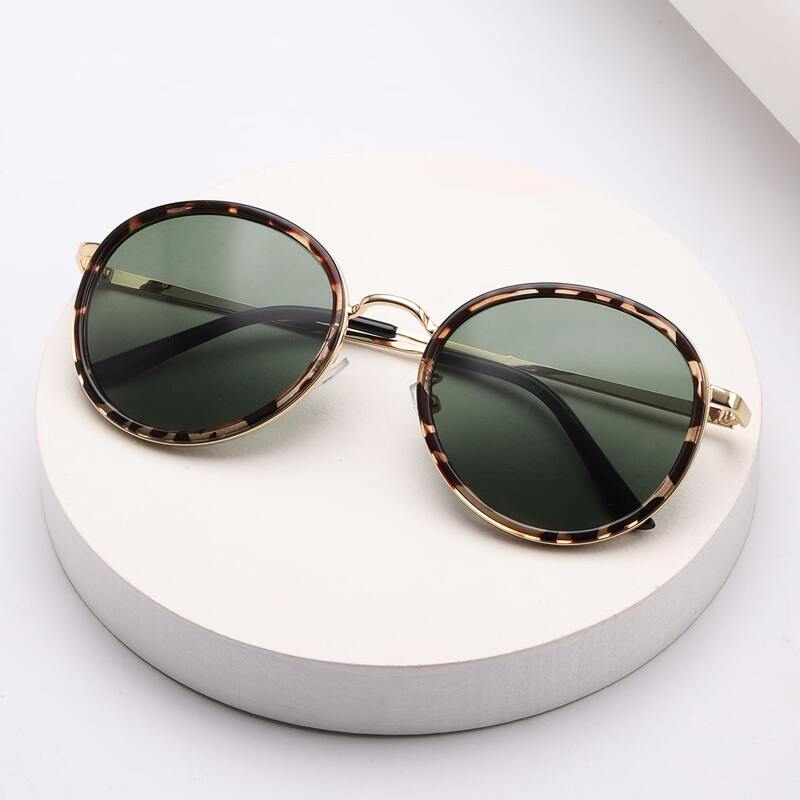

Round Frame Tinted Lens Sunglasses