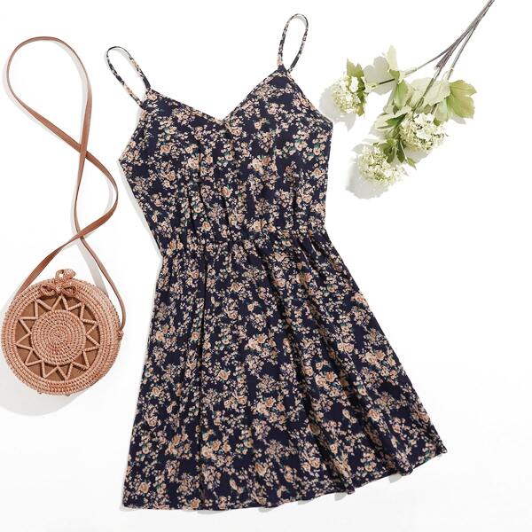 

Plus Ditsy Floral Print Cami Dress, Multicolor