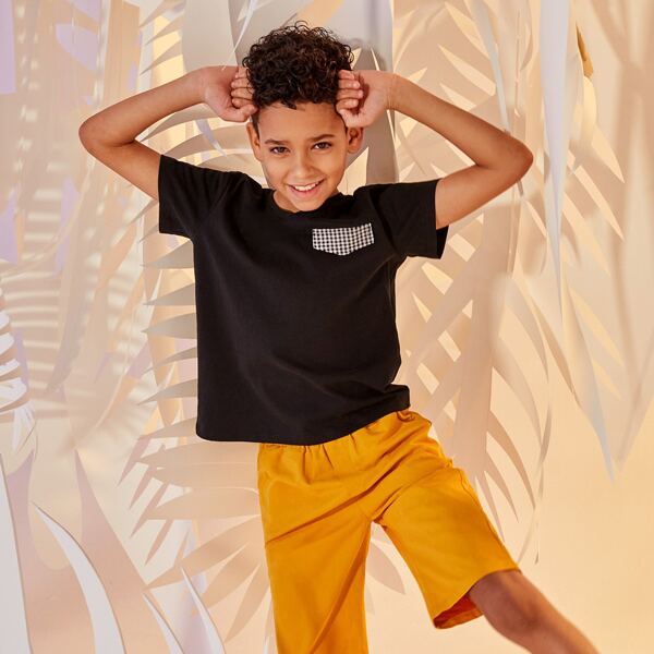 

Boys V Neck Tee & Shorts Set, Multicolor