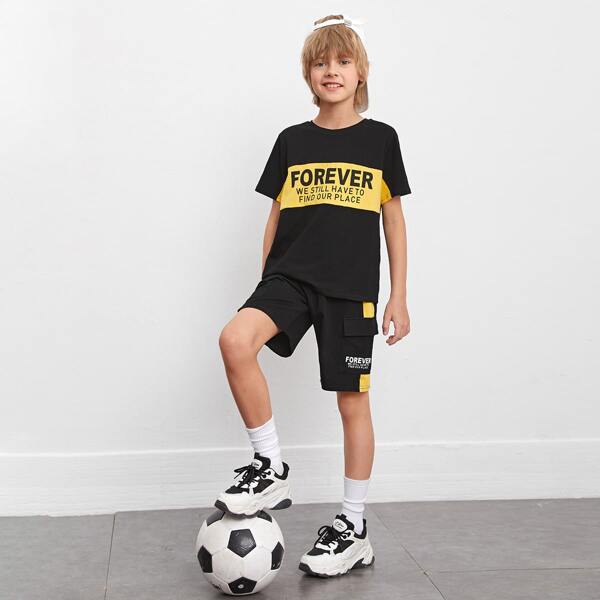 

Boys Slogan Graphic Top & Pocket Side Shorts Set, Black