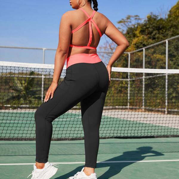 

Plus Cut Back Sports Bra & Leggings, Multicolor