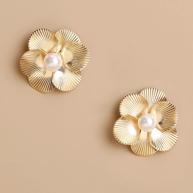 

Faux Pearl Detail Flower Design Earrings, Gold