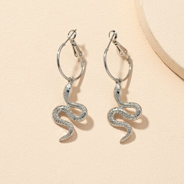 

Metallic Animal Decor Earrings, Silver