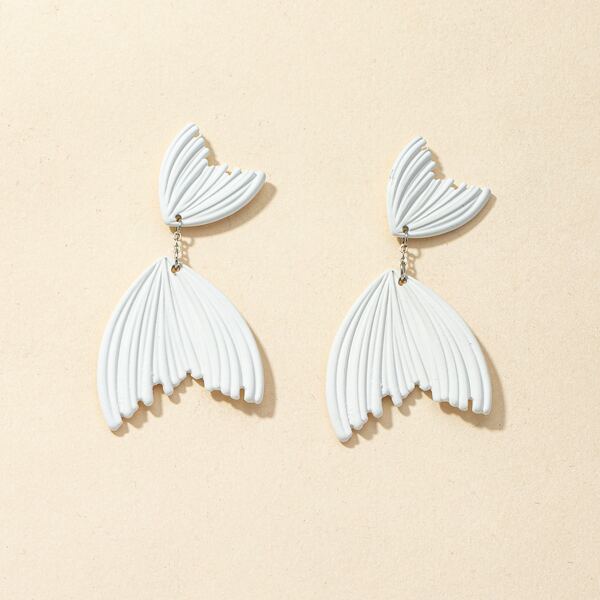 

Fish Tail Design Drop Earrings, White