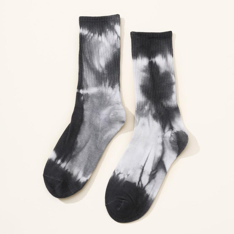 

1pair Tie Dye Crew Socks, Black and white