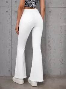 SHEIN Essnce Jeans con cierre de botones, bajo crudo y pierna acampanada - Blanco - Ver 2