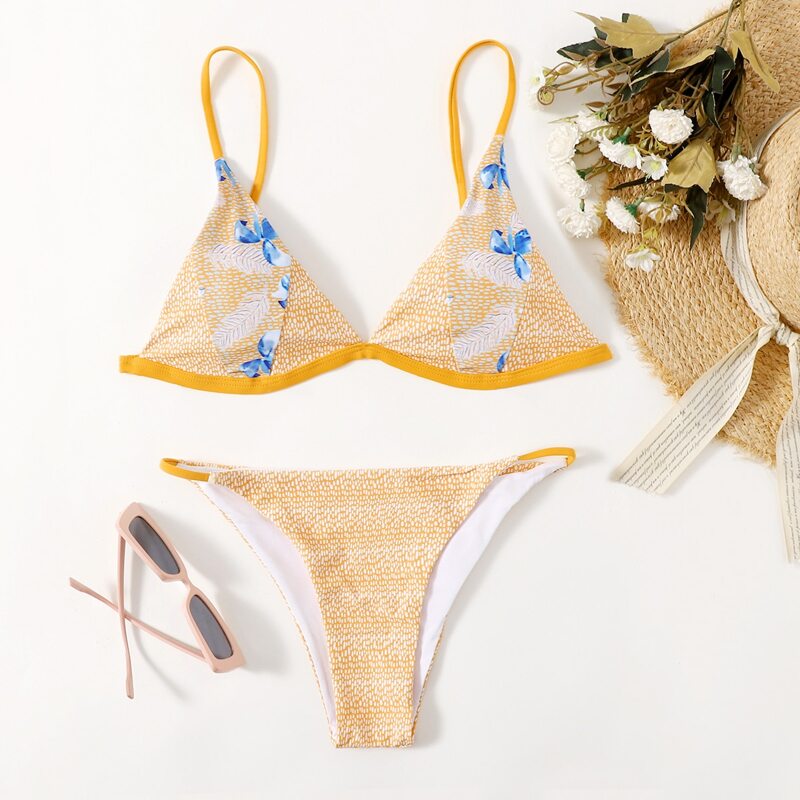 

Flower Graphic Triangle Bikini Swimsuit, Multicolor