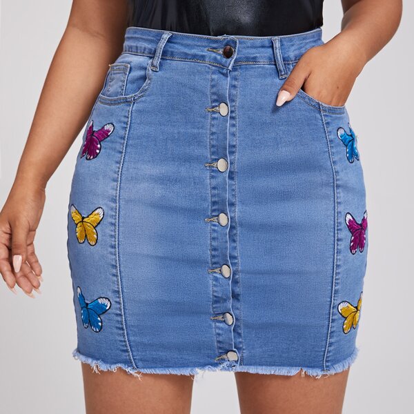

Plus Butterfly Embroidery Raw Hem Denim Skirt, Medium wash