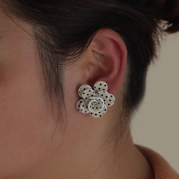 

Flower Design Stud Earrings, Multicolor