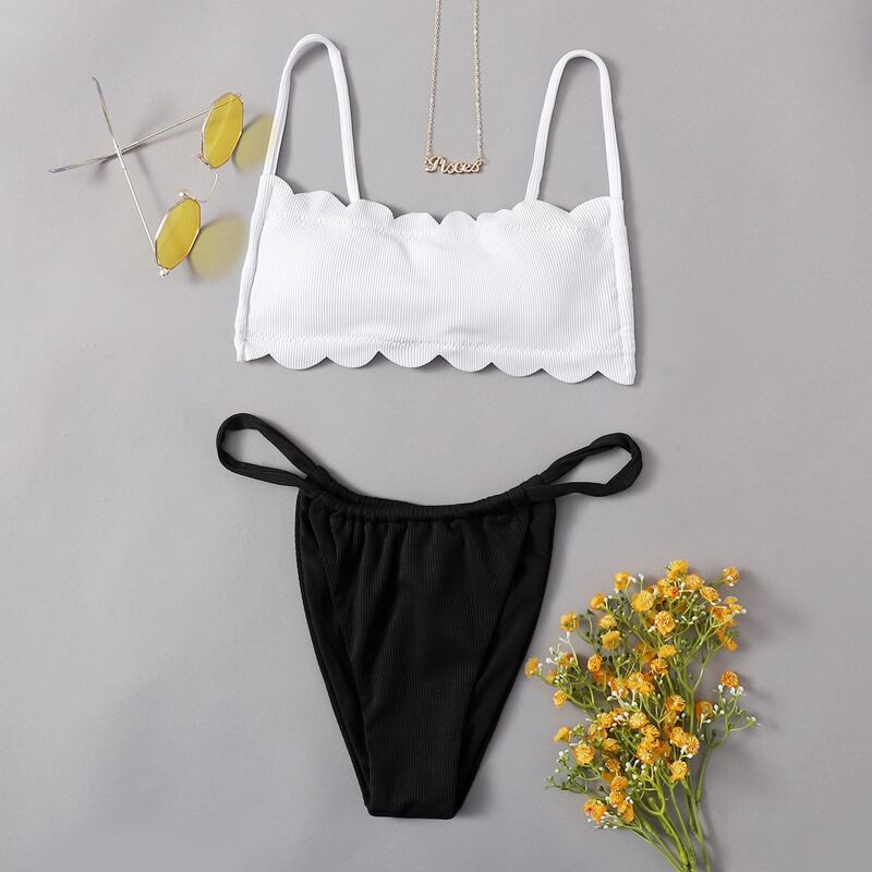 

Scallop Trim Thong Bikini Swimsuit, Black and white