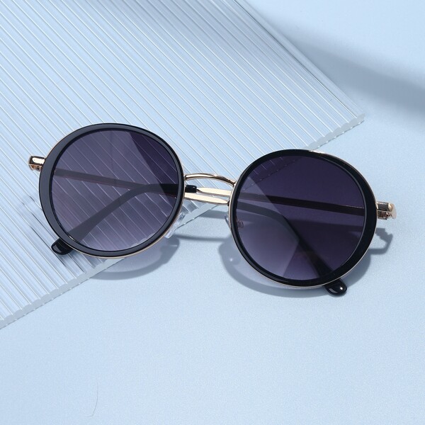

Round Frame Tinted Lens Sunglasses