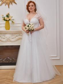 EVERPRETTY Plus Contrast Lace Wedding Dress - White - View 4