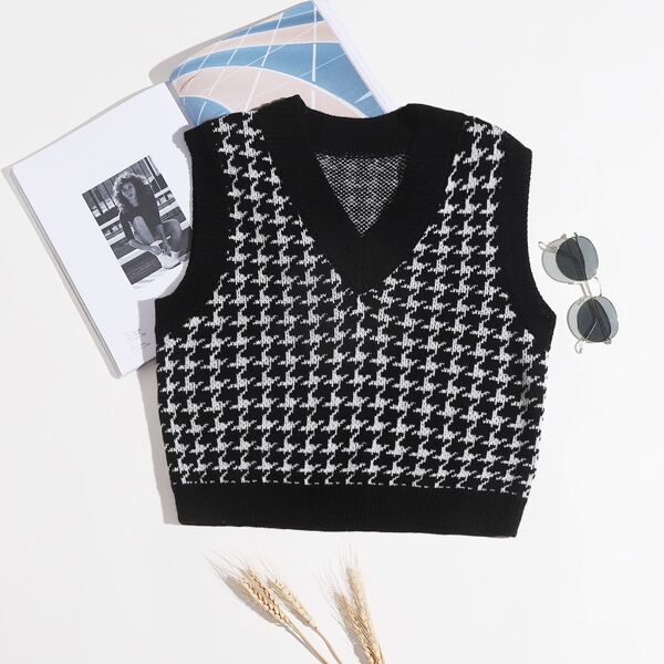 

Houndstooth V Neck Sweater Vest, Black and white