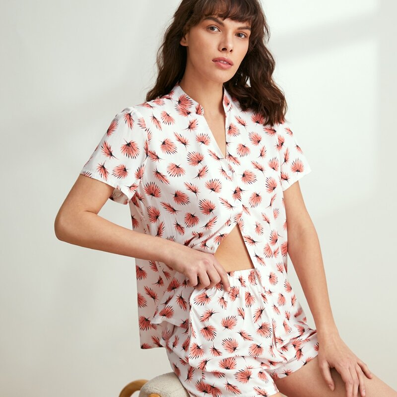 

Allover Leaf Print Pajama Set, Multicolor
