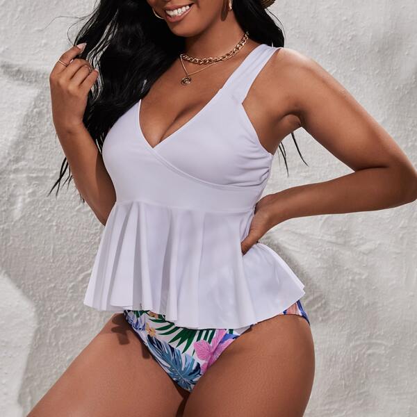 

Plus Tropical Ruffle Hem Bikini Swimsuit, Multicolor