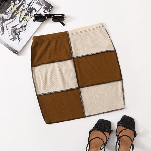 

Seam Front Contrast Panel Skirt, Multicolor