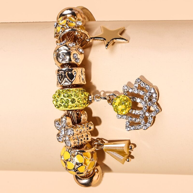 

Rhinestone & Star Decor Bracelet, Yellow
