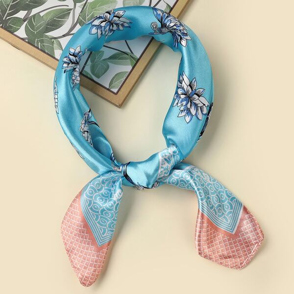 

Flower Pattern Bandana, Baby blue