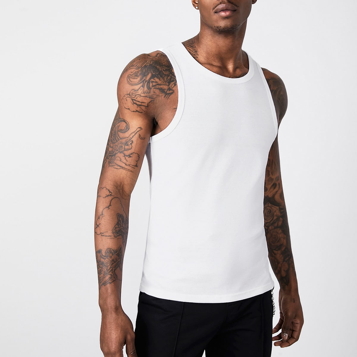 См т т п. Топ укороченный женский. См т т п. Футболка очень широкая мужская. См т т п.