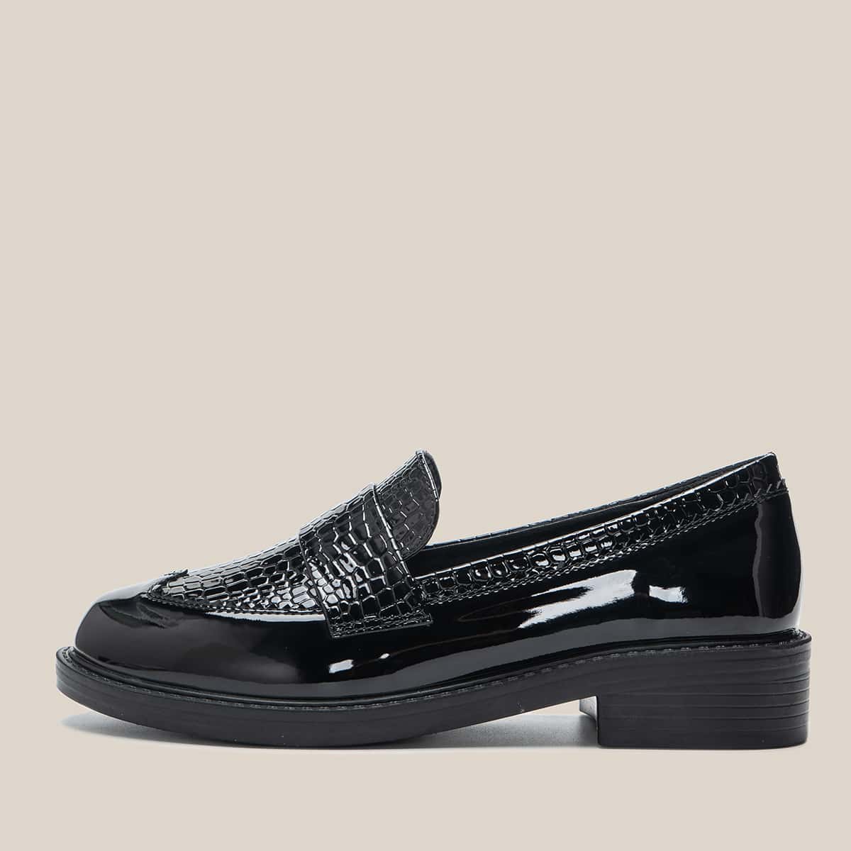 

Minimalist Slip On Loafers, Black