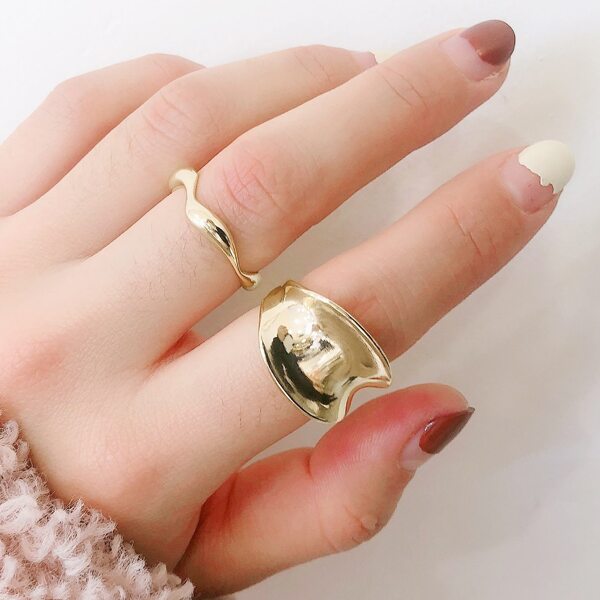 

2pcs Metal Twist Ring, Gold