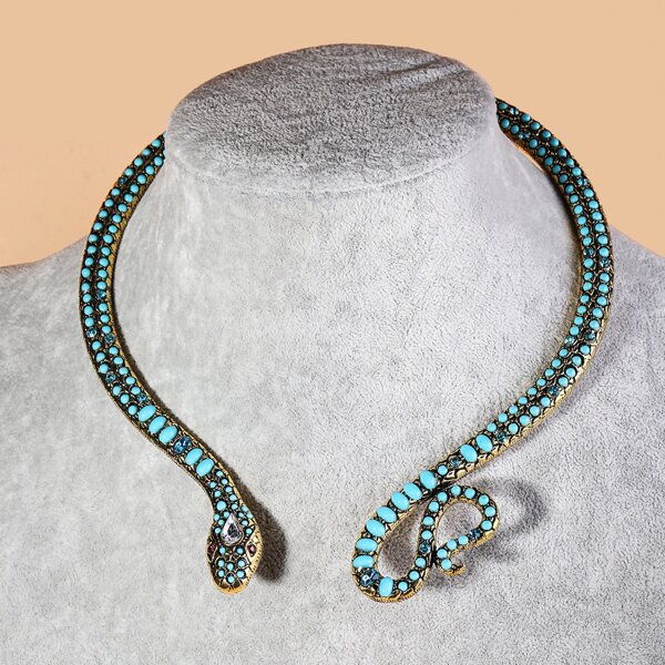 

Serpentine Design Necklace, Blue