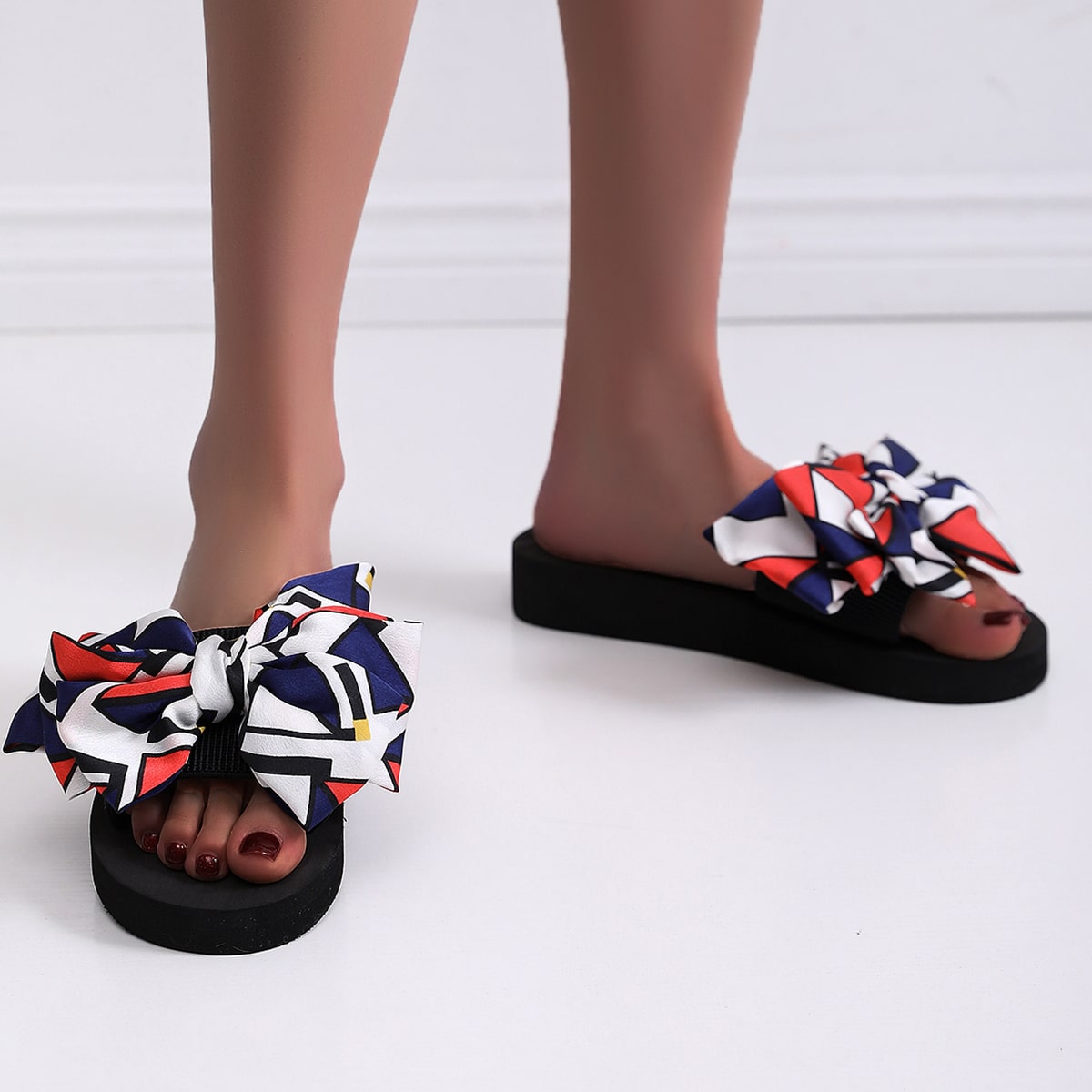 с бантом Контрастный цвет Модный Тапочки и вьетнамки