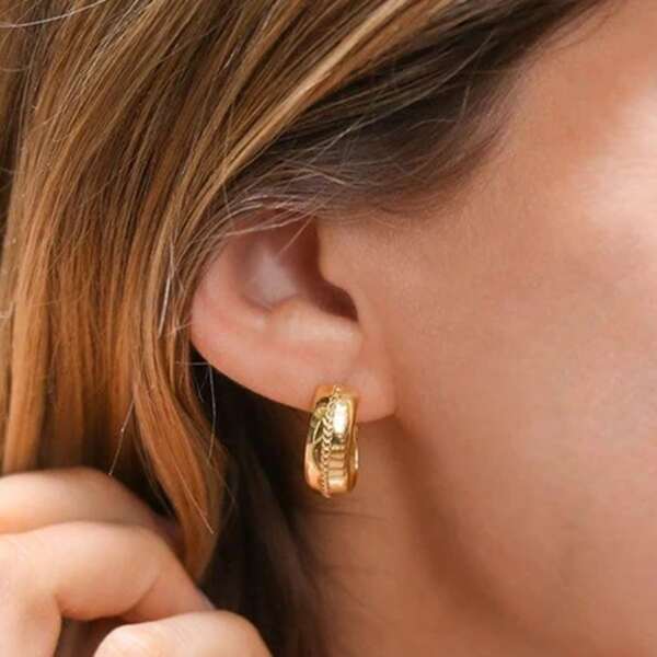 

Minimalist Hoop Earrings, Gold
