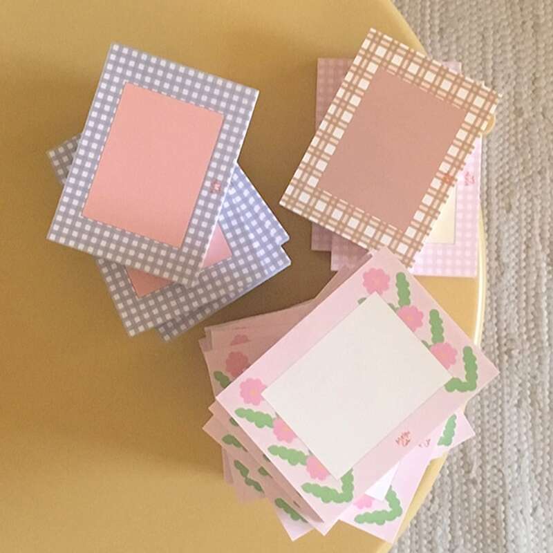 

1pc Plaid Pattern Random Memo Pad, Multicolor