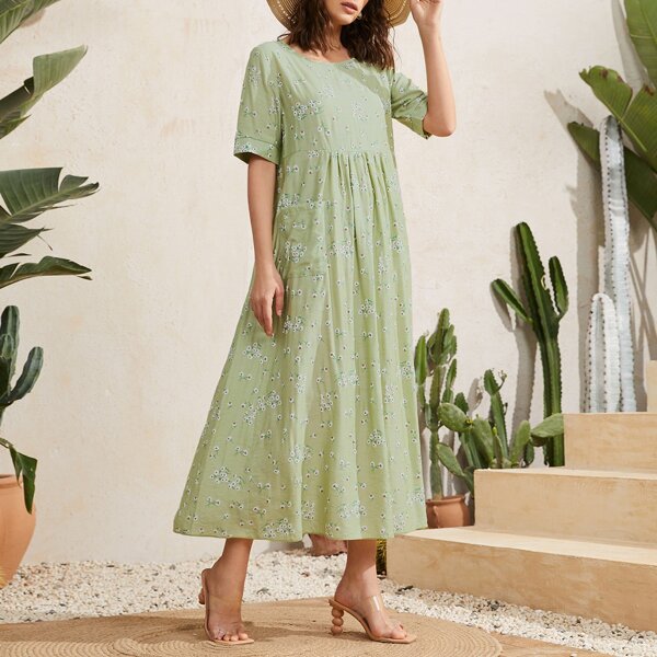 

Pocket Front Ditsy Floral Smock Dress, Lime green