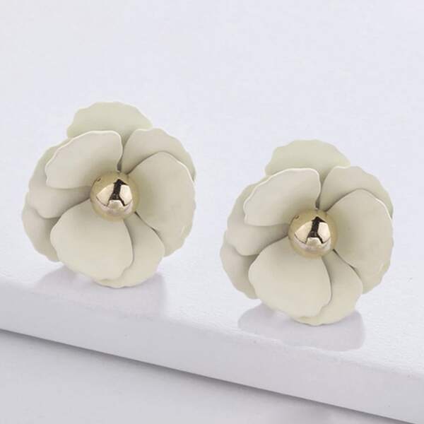 

Flower Design Stud Earrings, White