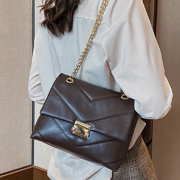 

Chevron Chain Shoulder Bag, Black