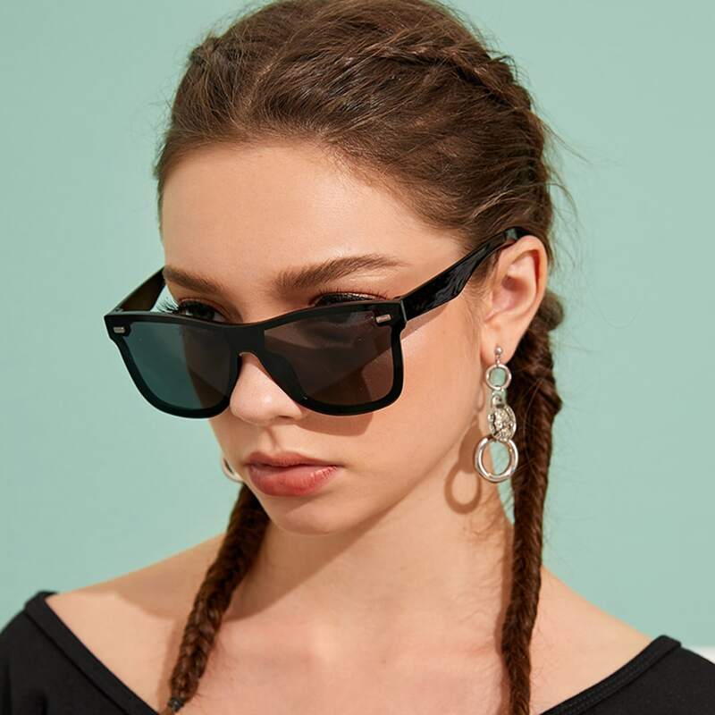 

Square Frame Sunglasses