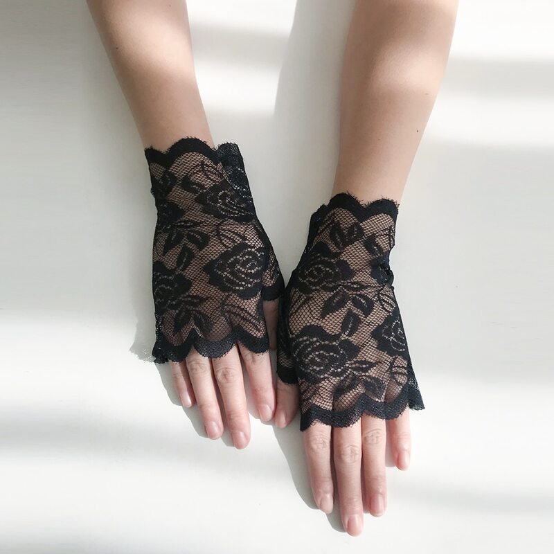 

Lace Fingerless Gloves, Black