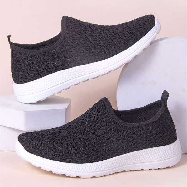 

Low Top Running Shoes, Black