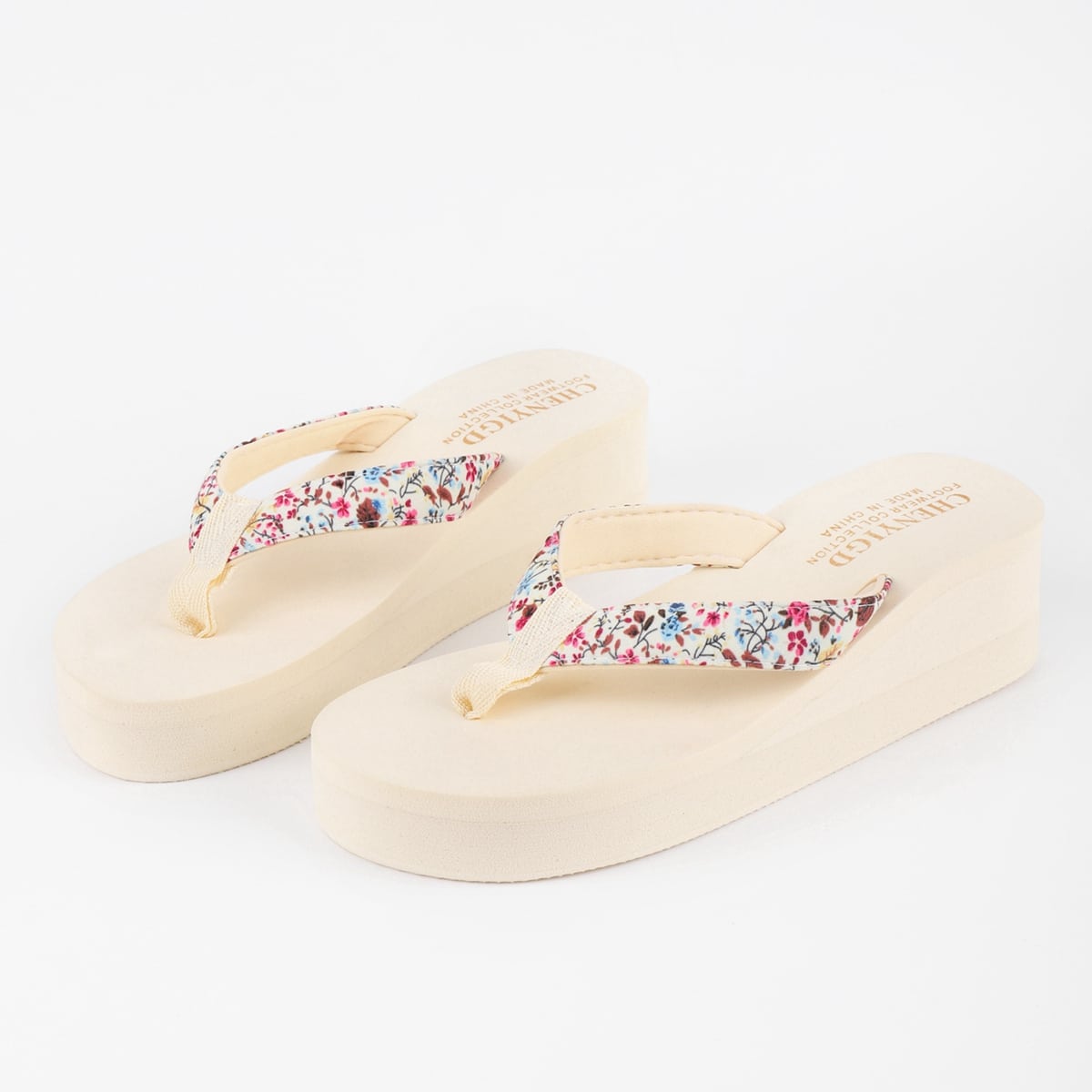 Вьетнамки с цветочным узором