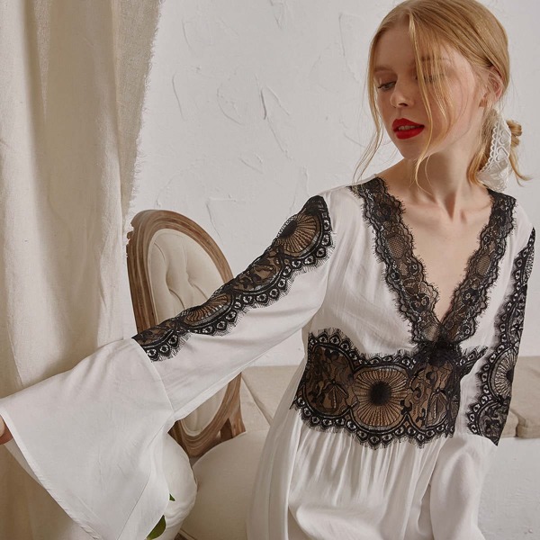 

Flounce Sleeve Contrast Lace Nightdress, Black and white